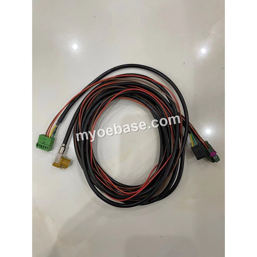 CarPlay Adapter Dongle with Cable — VW Golf 7 photo 1 — myoebase.com