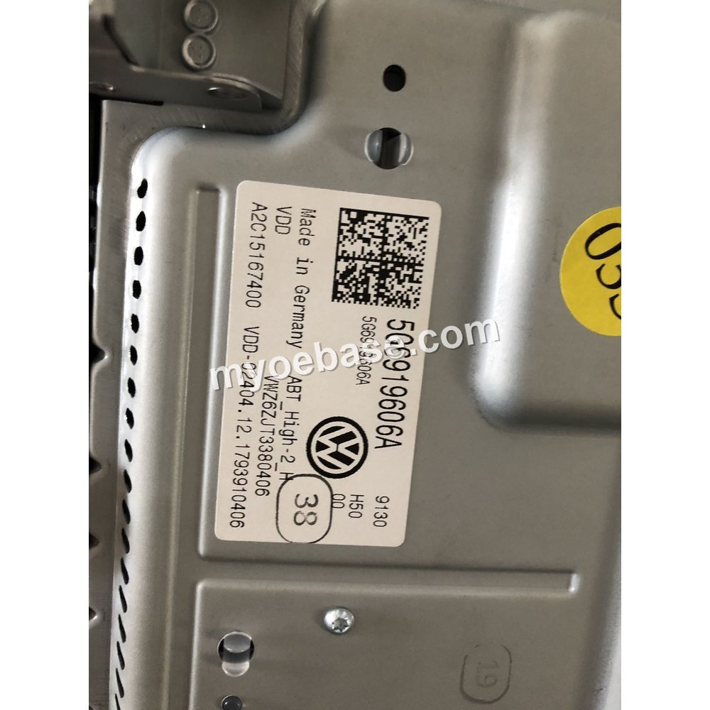 9.2-inch Discover Pro Screen Semi-Assembly — VW photo 1 — myoebase.com